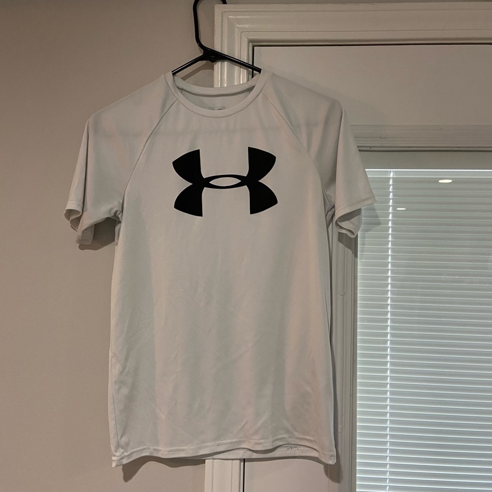 Under Armour YXL tshirt
